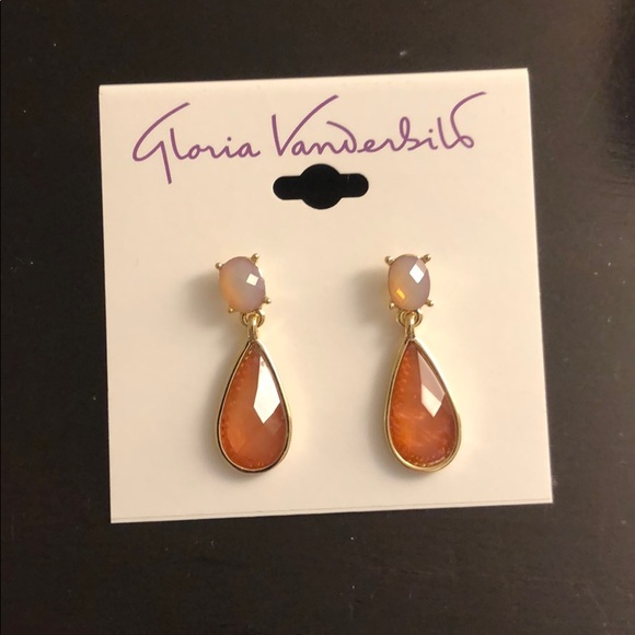 Earrings - Picture 1 of 3